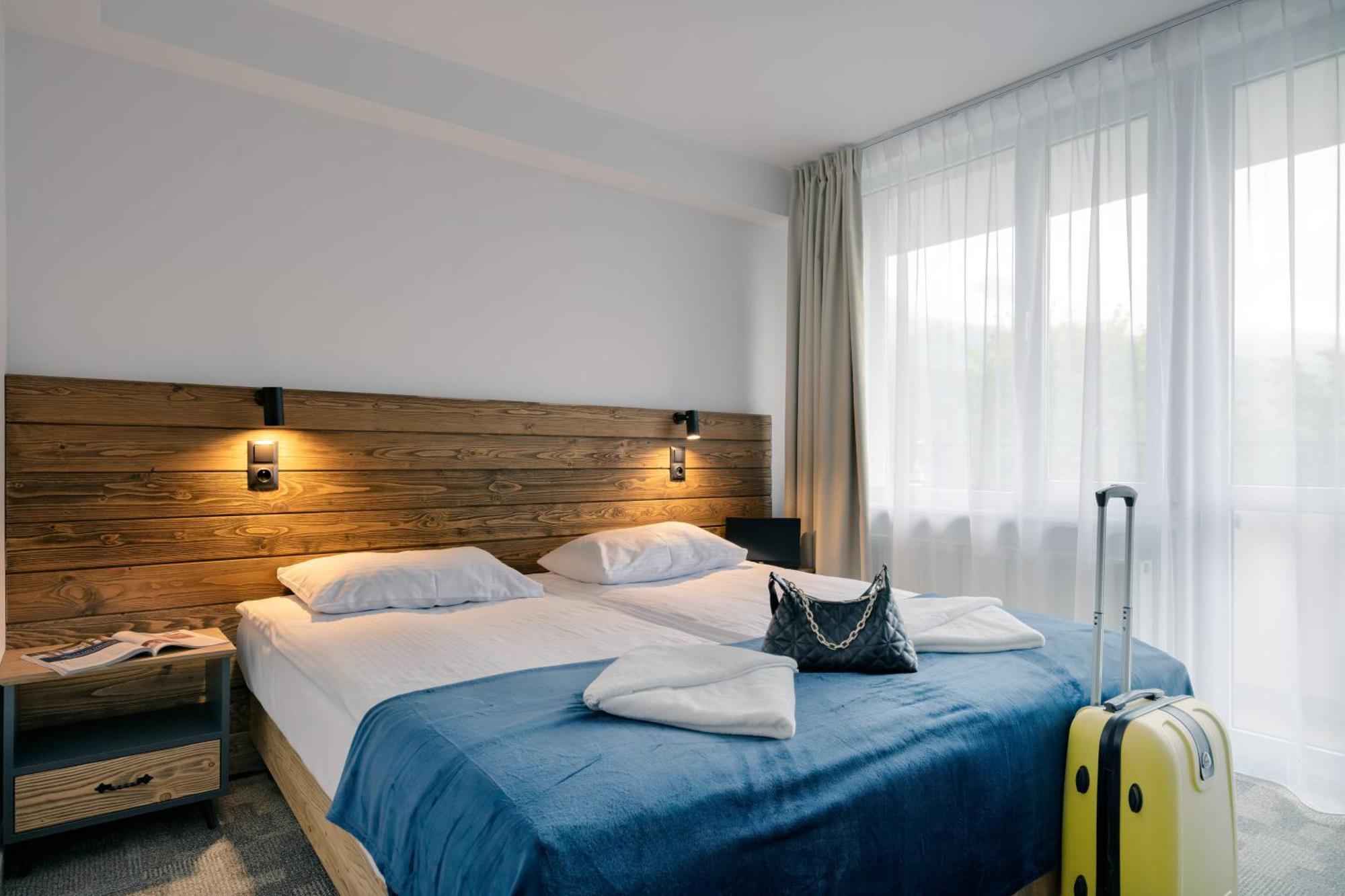 Double or Twin Room Mountain View